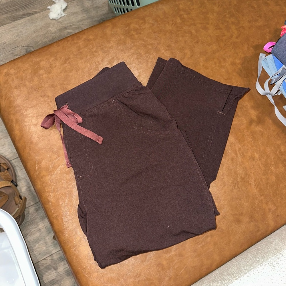 Figs Kade Cargo Scrub Pant - Espresso XS/T